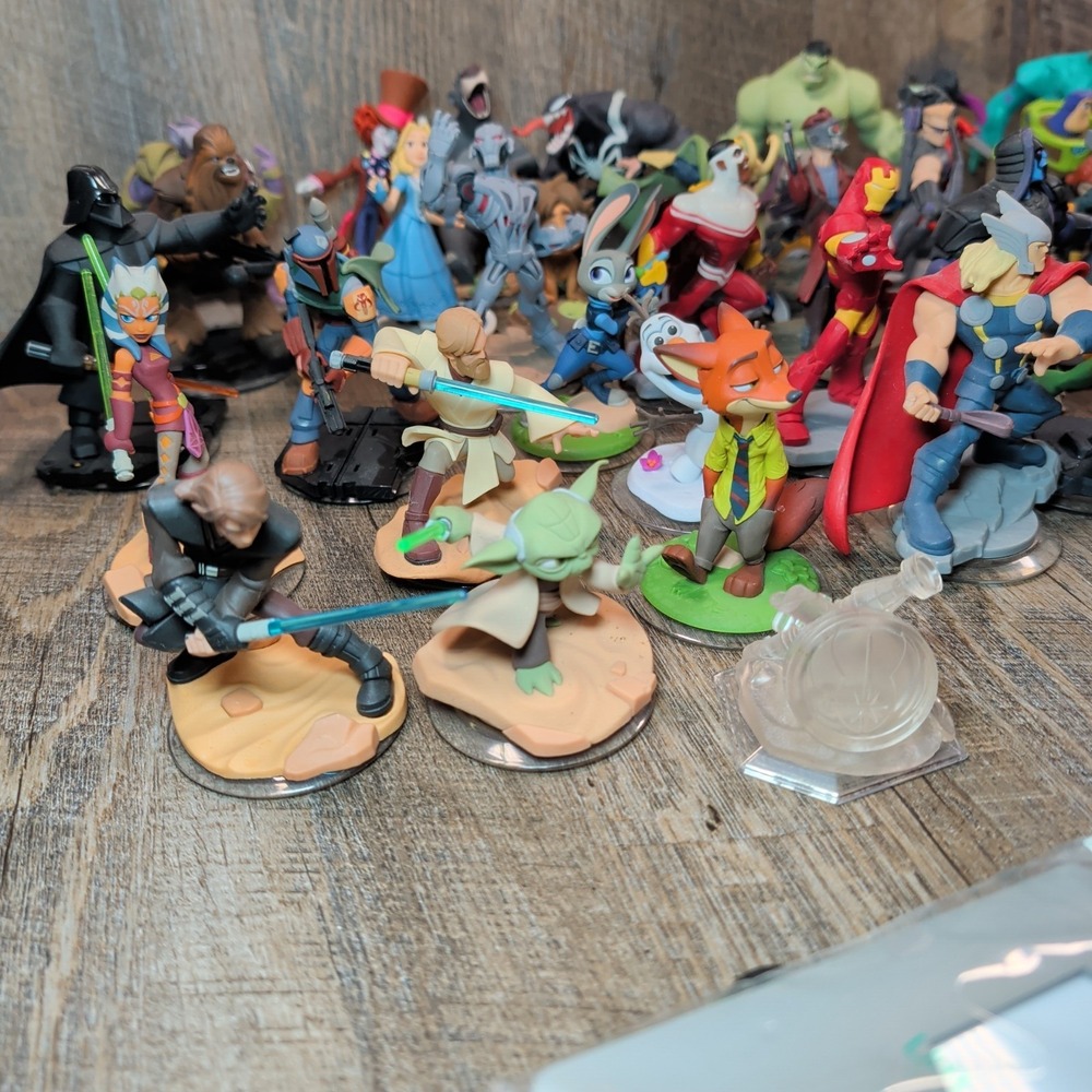Disney Infinity 1.0 2.0 3.0 Xbox 360 Massive Lot Of 44 Figures 2 Portals+ Extras - Picture 13 of 13